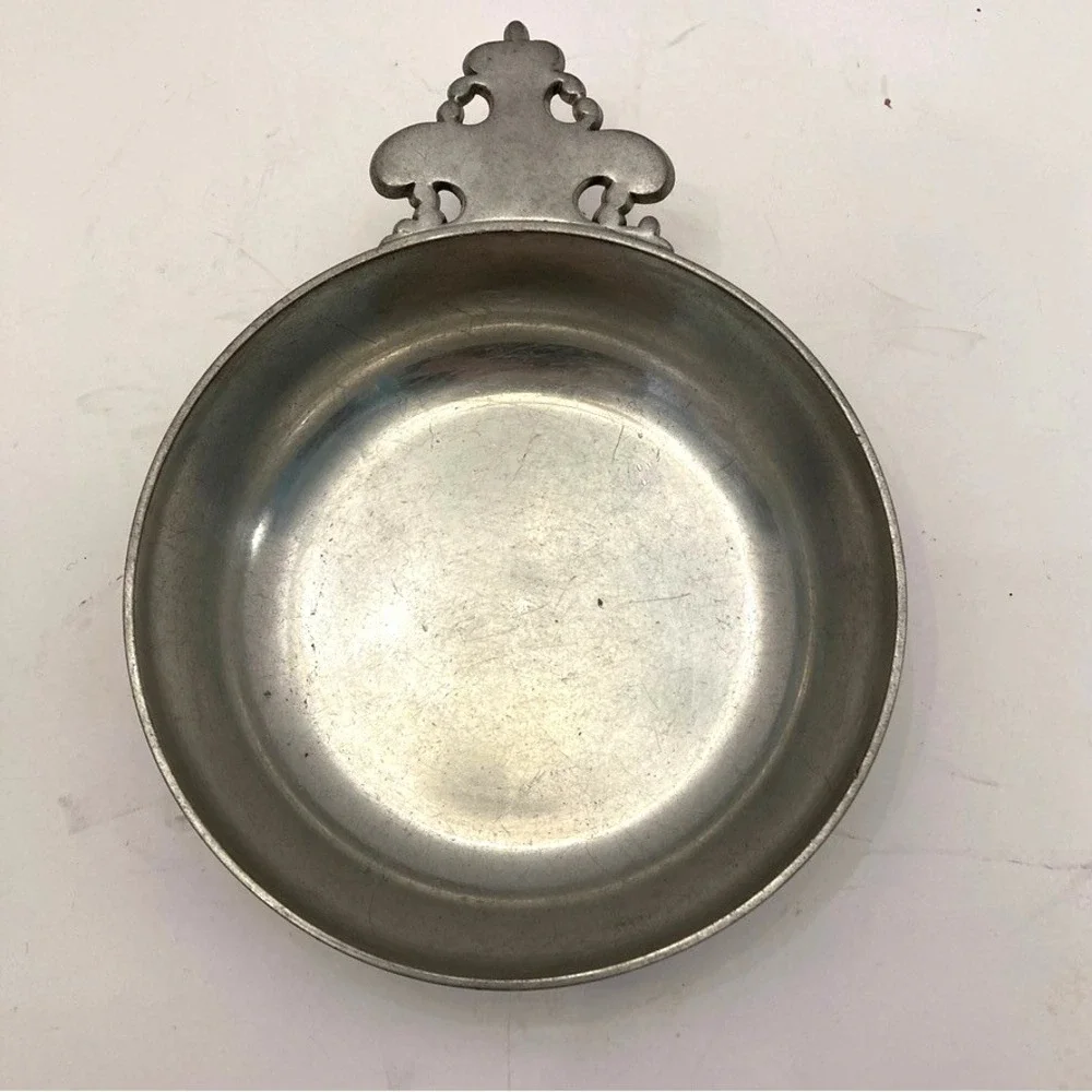 Les Etains du Manoir Pewter Porriger Paris France 5.5
